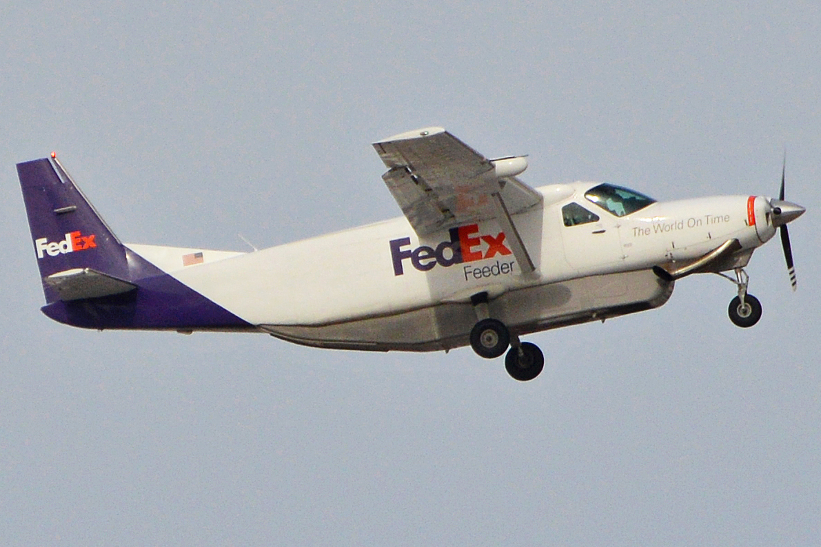 Cessna-208B-FedEx-Super-Cargomaster